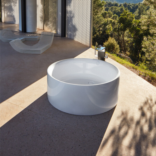 картинка Ванна, Bette, BettePond Silhouette, ширина, мм-1500, глубина, мм-1500, высота, мм-450, водоизмещение (л)-342, тип установки-отдельностоящий, форма-круглая, панель-есть, слив-перелив-необходимо заказать, диаметр слива, мм-90, включает звукопоглощающие плас от магазина Сантехстрой