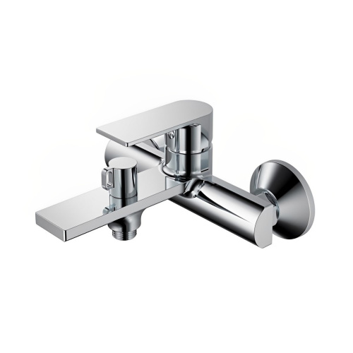 картинка Смеситель для ванны BELZ B678 с аксессуарами, короткий излив (B60678) от магазина Сантехстрой