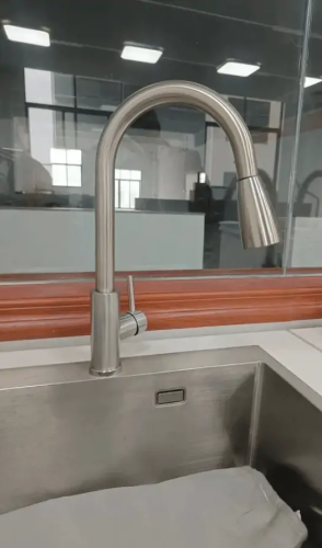 картинка смеситель g-lauf zap4-h090 для кухонной мойки