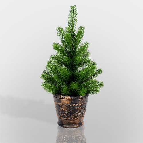 картинка Елочка 45см в пластиковом горшке,  Литая от магазина Сантехстрой