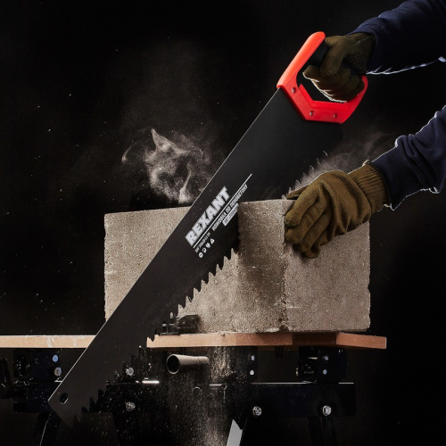 картинка Ножовка по пенобетону 700мм,  защитное покрытие,  твердосплавные напайки на зубья,  двухкомпонентная рукоятка REXANT от магазина Сантехстрой