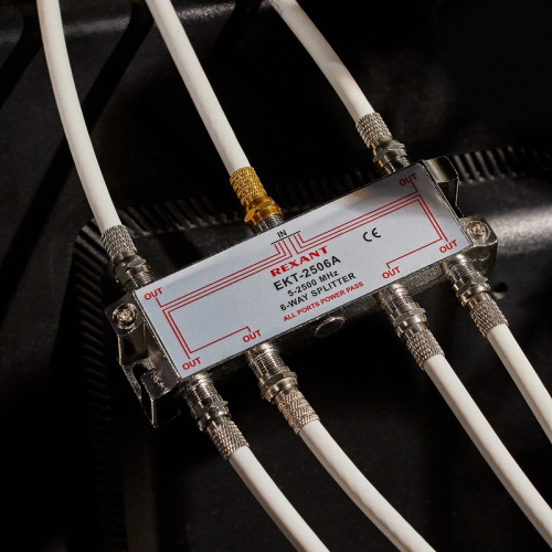 картинка Делитель ТВ х 6 под F разъём 5-2500МГц СПУТНИК REXANT от магазина Сантехстрой