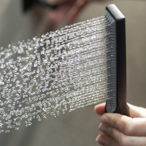 картинка BOSSINI APICE Смеситель для ванны встраиваемый, однорычажный, с ручным душем Slim и шлангом 1500 мм., внешняя часть, цвет черный матовый от магазина Сантехстрой