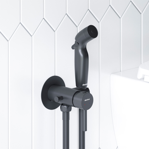 картинка 211000300 Option Смеситель, монтируемый в стену, с гиг.душем и крючком, черный от магазина Сантехстрой