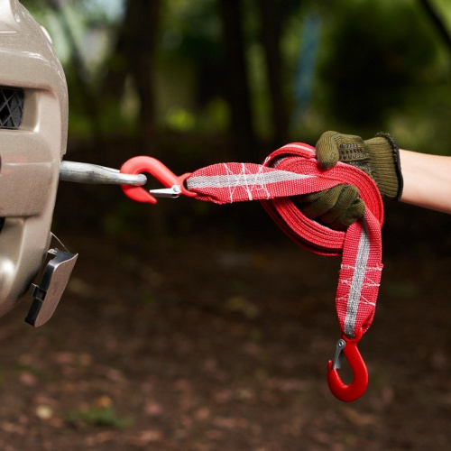 картинка Трос буксировочный REXANT со светоотражающей лентой,  5 т,  4 м,  с двумя крюками,  в чехле от магазина Сантехстрой