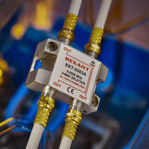 картинка Делитель ТВ х 3 под F разъём 5-2500МГц СПУТНИК REXANT от магазина Сантехстрой