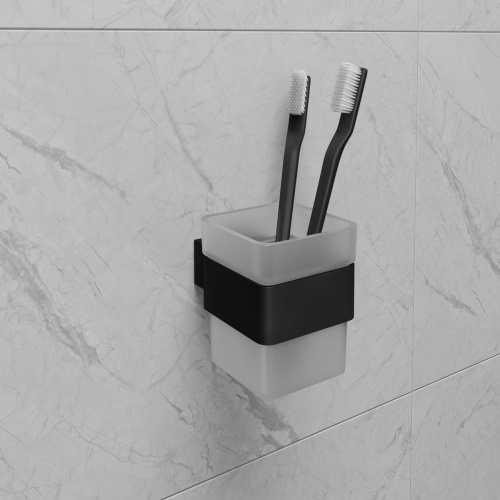 картинка Стакан для зубных щёток Lemark SMOOTH LINE с держателем, чёрный матовый (9732014) от магазина Сантехстрой