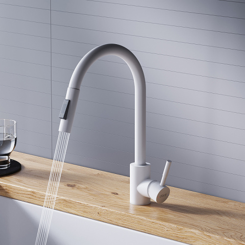 картинка D3007533 Logic Кухонный смеситель  с вытягивающимся изливом, белый от магазина Сантехстрой