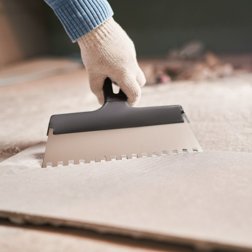 картинка Шпатель фасадный REXANT 250 мм зуб 8х8 нержавеющая сталь,  пластмассовая ручка от магазина Сантехстрой