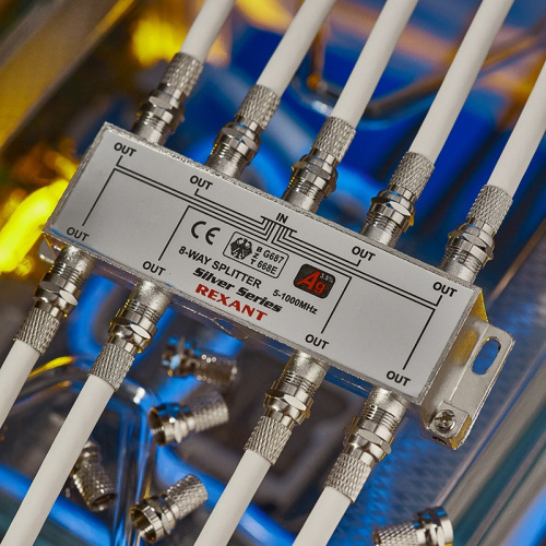 картинка Делитель ТВ х 8 + 9шт.  F BOX 5-1000МГц Silver REXANT от магазина Сантехстрой
