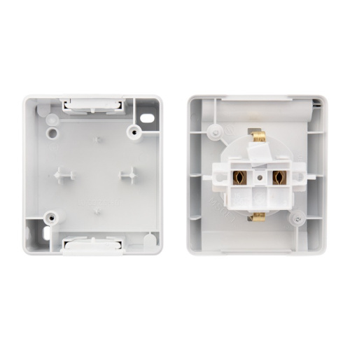 картинка Розетка одноместная INDUSTRIAL IP54 с заземлением,  о/у,  белая KRANZ от магазина Сантехстрой