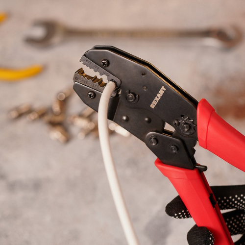 картинка Кримпер REXANT HT-301 G для обжима F и BNC разъемов RG-59, RG-58, RG-62, RG-174, Fiber Optic от магазина Сантехстрой