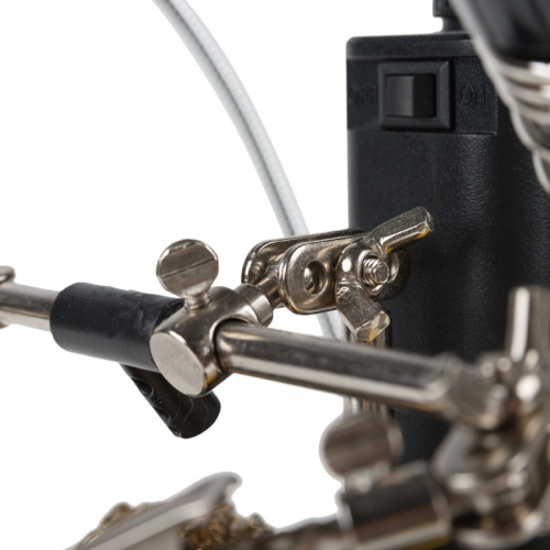 картинка Держатель «Третья рука» REXANT,  «МАСТЕР»,  3 зажима,  лупа 90 мм,  подставка паяльника,  стенд припоя,  LED подсветка от магазина Сантехстрой