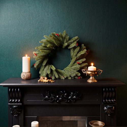 картинка Еловый венок с ягодами NEON-NIGHT Ø 45 см,  литой от магазина Сантехстрой