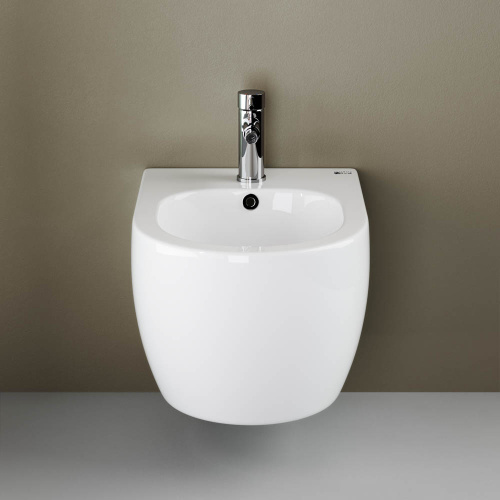 картинка CN3002 Подвесное биде PLAY, 1 отверстие под смеситель, с крепежом для скрытого монтажа от магазина Сантехстрой