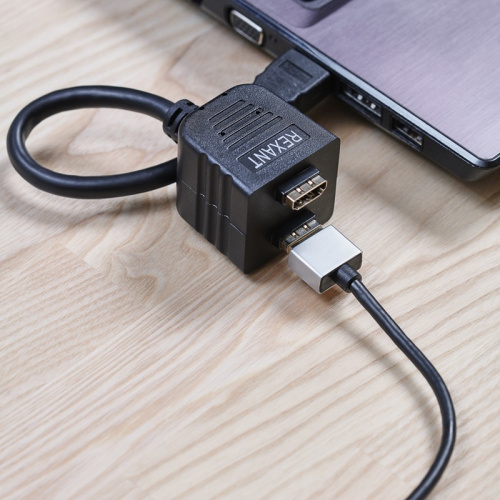 картинка Переходник штекер HDMI - 2 гнезда HDMI с проводом,  черный REXANT от магазина Сантехстрой