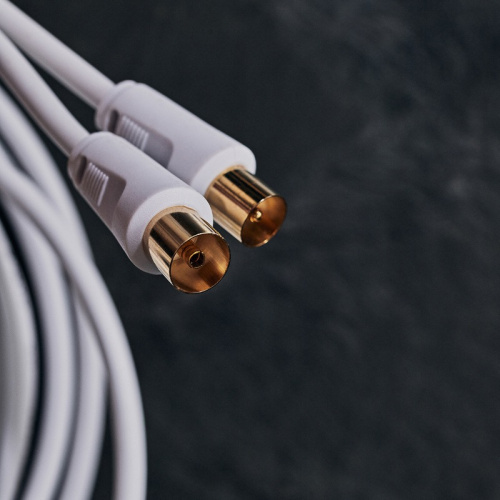 картинка Шнур ТВ гнездо - ТВ штекер,  длина 10 метров,  белый REXANT от магазина Сантехстрой