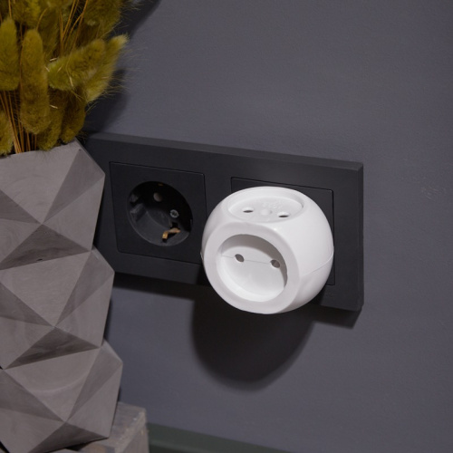 картинка Тройник электрический «Шар» 220 В 6 А белый REXANT от магазина Сантехстрой