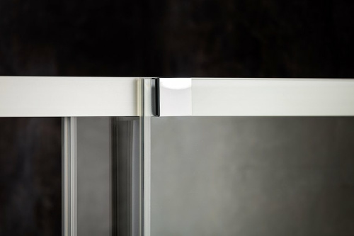 картинка Душевой уголок Ravak Matrix MSRV4-100/100 100x100 1WVAAC00Z1 профиль Хром стекло Transparent от магазина Сантехстрой