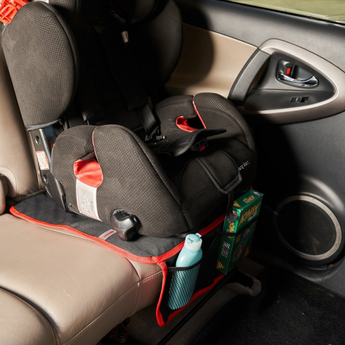 картинка Накидка защитная под детское автокресло с карманом от магазина Сантехстрой