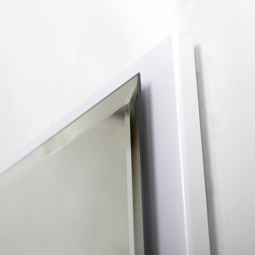 картинка Зеркало Cezares Interni 80 CZR-SPC-INT-800-900-LED-TCH-WARM-BL с подсветкой Bianco Lucido с сенсорным выключателем и подогревом от магазина Сантехстрой