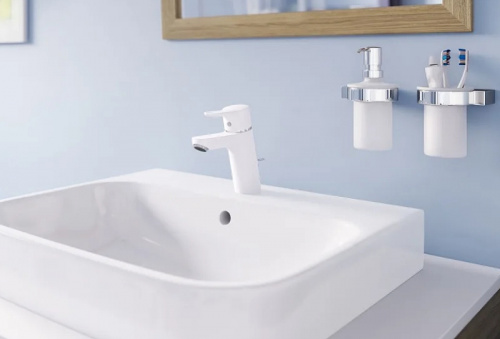 картинка Смеситель для раковины KLUDI PURE&EASY 70 однорычажный, c донным клапаном, белый (373829165) от магазина Сантехстрой