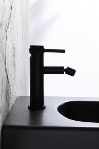 картинка Биде подвесное Allen Brau Liberty 4.33010.31 черный матовый от магазина Сантехстрой