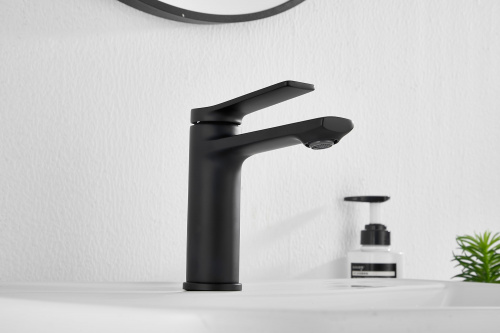 картинка Смеситель для раковины BELZ (B10572-7) от магазина Сантехстрой