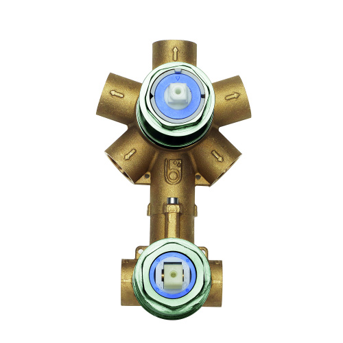 фото комплект bossini cube смеситель для душа, встраиваемый, внешняя часть, хром + универсальная встроенная часть для механического смесителя на 2-5 источников (z00004.030+z00130)