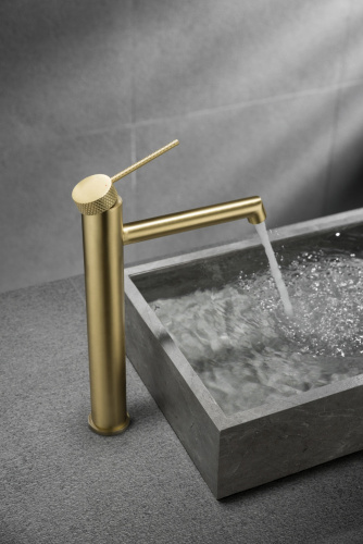 картинка Смеситель для раковины Rim VBF-2RM2BG,  брашированное золото от магазина Сантехстрой