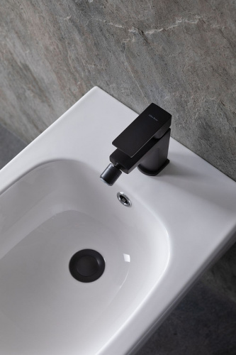 картинка Биде Allen Brau Liberty 4.33005.20 подвесное Белое от магазина Сантехстрой