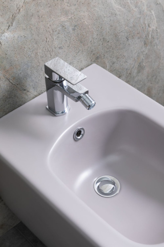 картинка Биде подвесное Allen Brau Liberty 4.33010.AN антрацит от магазина Сантехстрой