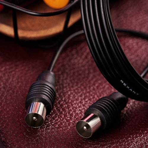 картинка Шнур ТВ гнездо - ТВ штекер,  длина 3 метра,  черный REXANT от магазина Сантехстрой