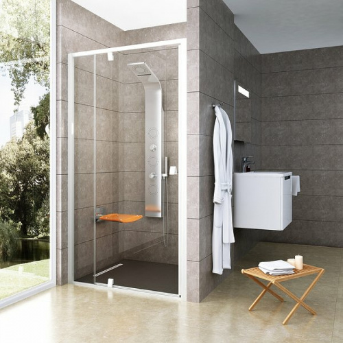 картинка Душевая дверь Ravak Pivot PDOP2-120 03GG0101Z1 профиль Белый ручка Белая стекло Transparent от магазина Сантехстрой
