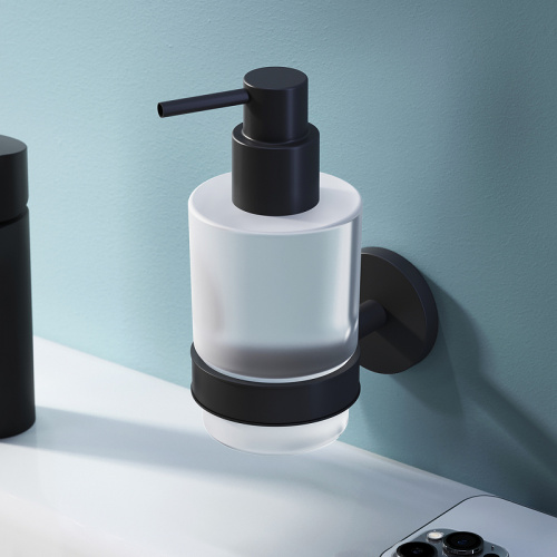 картинка A85A36922 X-Joy, Стеклянный диспенсер для жидкого мыла с настенным держателем, черный от магазина Сантехстрой