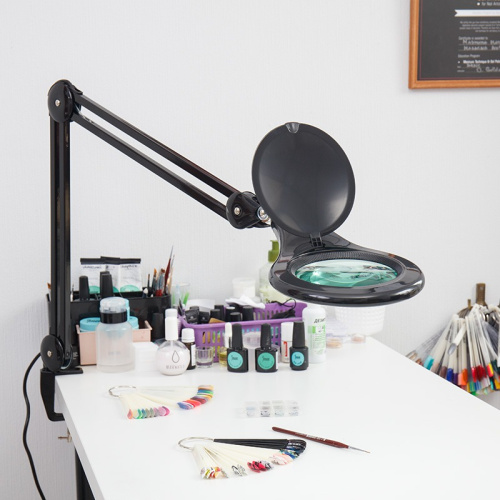 картинка Лупа на струбцине круглая 5D с подсветкой 56 SMD LED,  ø127мм,  черная REXANT от магазина Сантехстрой