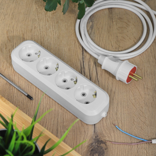 картинка Колодка 4 гнезда c заземлением REXANT от магазина Сантехстрой