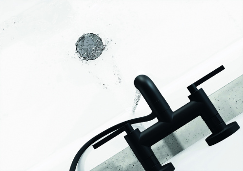 фото смеситель для ванны kludi 205403915 черный