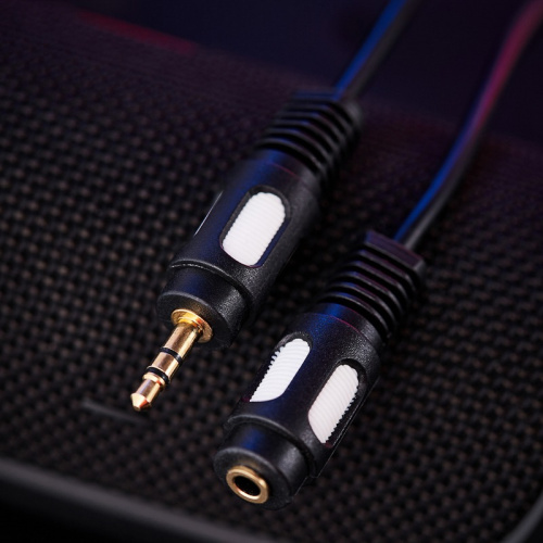 картинка Шнур Стерео 3,5мм гнездо - Стерео 3,5мм штекер,  3м (GOLD) REXANT от магазина Сантехстрой