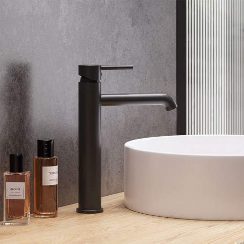 картинка 360250300 Scandinavian Pure, смеситель для раковины высокий, чёрный от магазина Сантехстрой