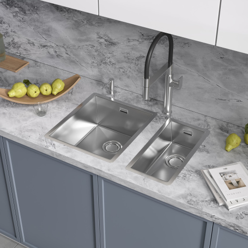 картинка Кухонная мойка Reflexion Como RX2022SS полированная сталь от магазина Сантехстрой