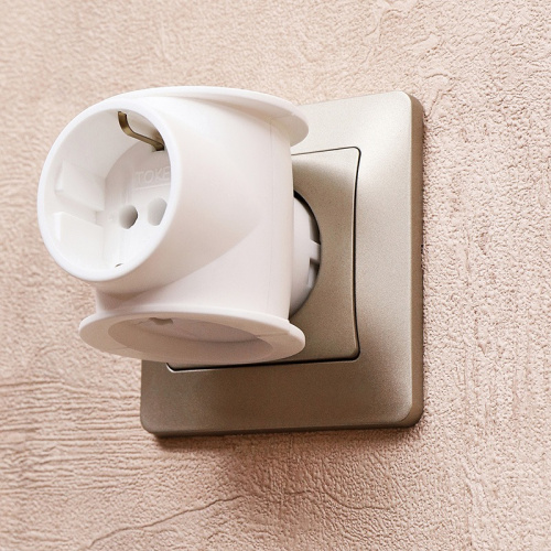 картинка Тройник электрический универсальный 16 А одно гнездо с заземлением белый REXANT от магазина Сантехстрой