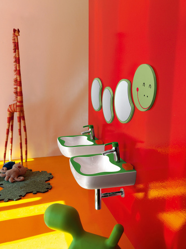 картинка Laufen FLORAKIDS сегмент для зеркала 262x21x296 мм, «голова гусеницы», зеленый от магазина Сантехстрой