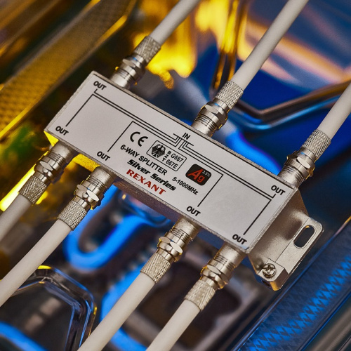 картинка Делитель ТВ x 6 + 7шт.  F BOX 5-1000МГц Silver REXANT от магазина Сантехстрой