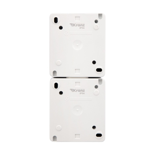 картинка Блок вертикальный 2 розетки (керамика) INDUSTRIAL IP54 с заземлением,  о/у,  белый KRANZ от магазина Сантехстрой