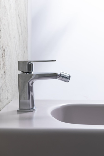 картинка Биде подвесное Allen Brau Liberty 4.33010.AN антрацит от магазина Сантехстрой